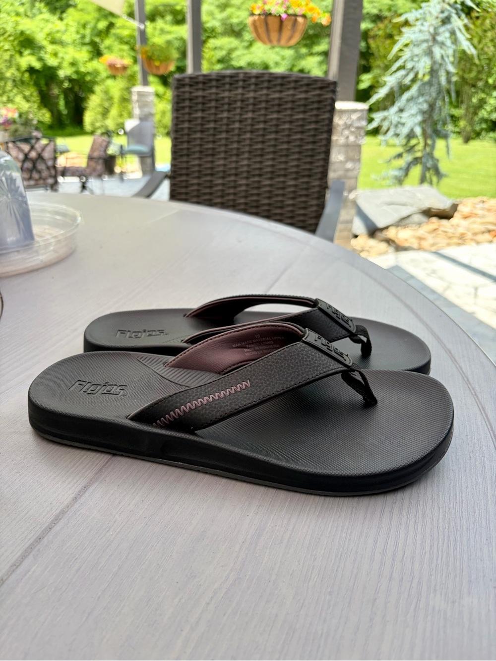 Flojos Men’s Black and Brown Beach Flip-Flop Sandals Size 10 🖤